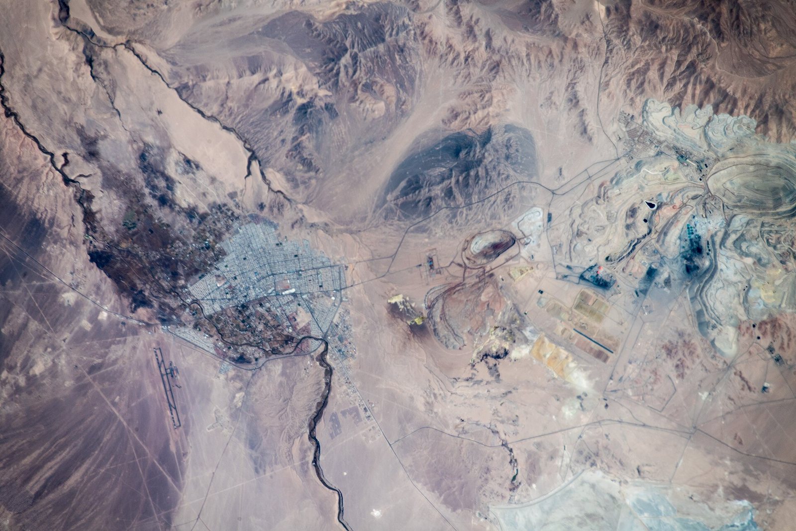 Chilean sulfide concentrate to Chinese cathode to a wire